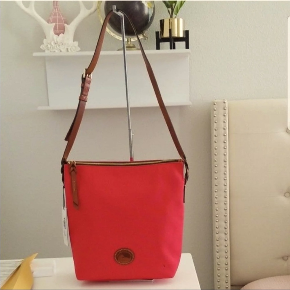 Dooney And BOURKE